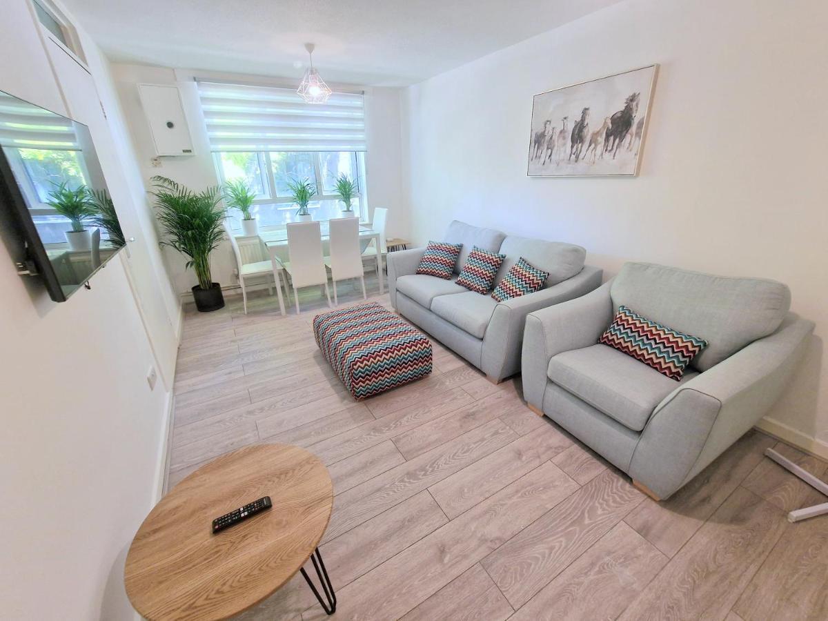 Flat In Battersea, 5 Minutes From Clapham Junction Station Londres Exterior foto